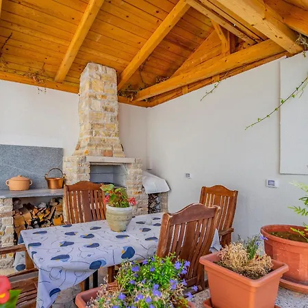 Stunning In With Wifi Premantura