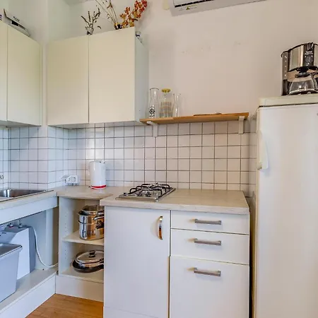 Apartment Stunning In With Wifi Premantura