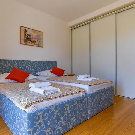 Stunning In With Wifi Apartment